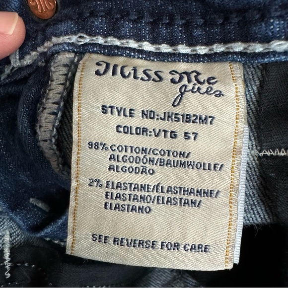 Miss Me Girl’s Fluer De Lis Pocket Design Rhinestone Bling Bermuda Jean Shorts - Picture 9 of 10